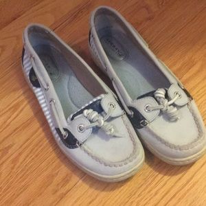 Women’s sperry’s size